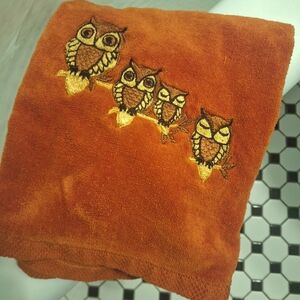 Matrex Embroidered Owl Accent Bath Towel - Burnt Orange